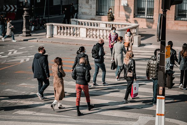 Comment installer un système de détection de piétons pour une conduite en milieu urbain ?